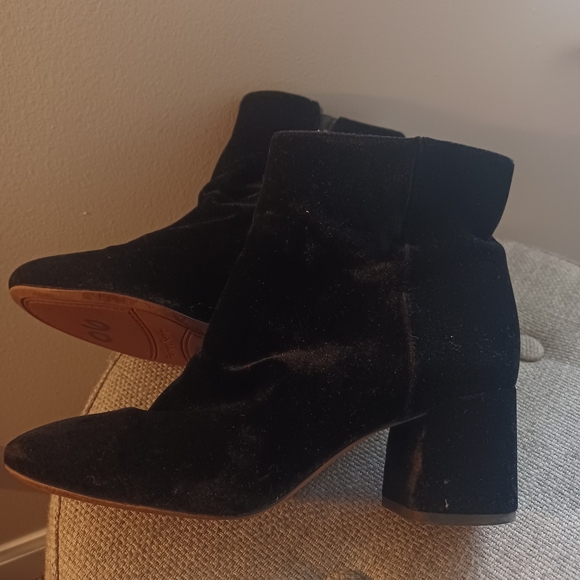 Franco Sarto Jubilee Crushed Velvet Formal Ankle Booties Boots Sz 7.5 - Picture 1 of 8